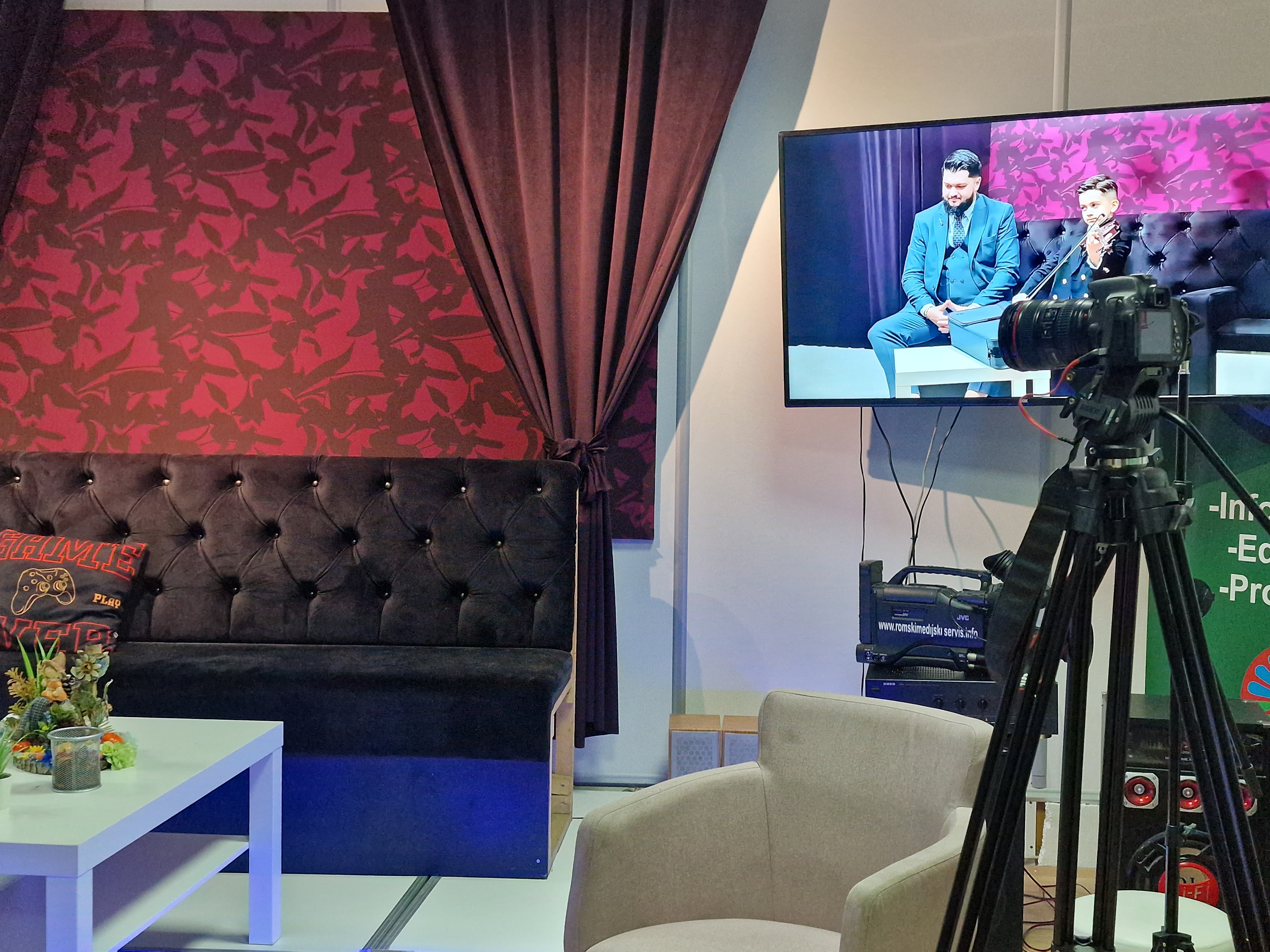 ​Ponosni na na&scaron; studio i dobru suradnju - studio Romski medijski servis